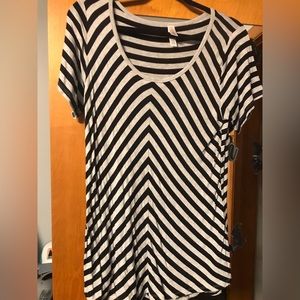 Authentic LuLaRoe Classic Tee, size M, black & gray striped, like new condition